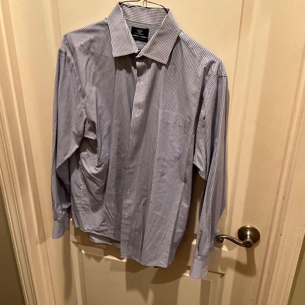 Dockers Men's Blue and White Checkered Dress Shirt